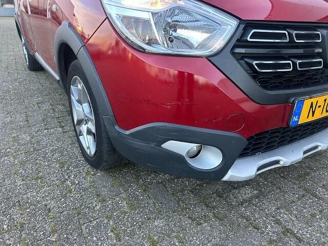 Occasion Dacia Lodgy Stepway 131 PK (96 kW) 2022 Rood (metallic) MPV