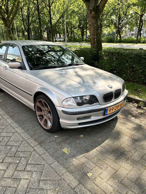 Grijs Gebruikt 1999 BMW 320 Executive Sedan | € 1.500 (Super prijs) - Afbeelding 1/4