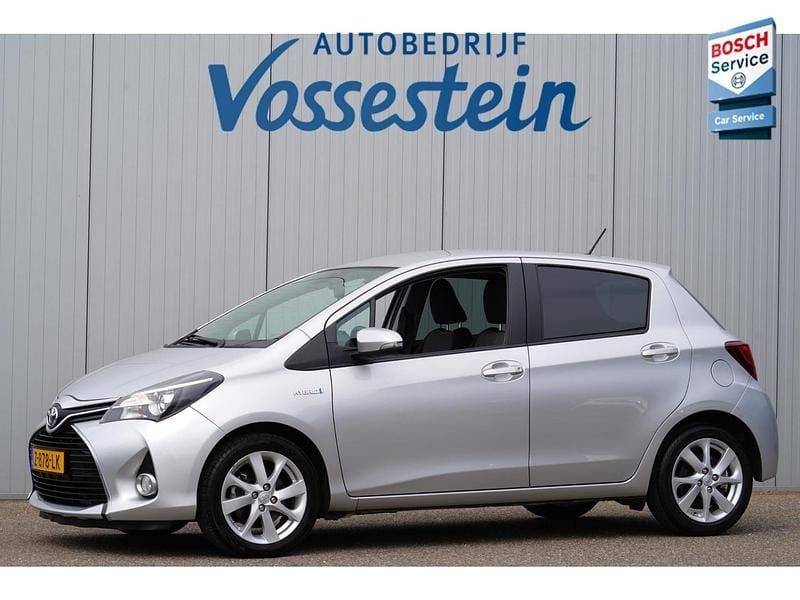 Grijs Gebruikt 2017 Toyota Yaris Hatchback | € 15.950 (Eerlijke prijs) - Afbeelding 1/4