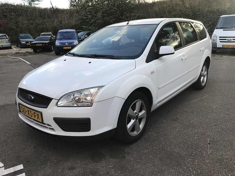 Stationwagon Gebruikt 2007 Ford Focus Trend Stationwagen | € 1.950 (Eerlijke prijs) - Afbeelding 1/4