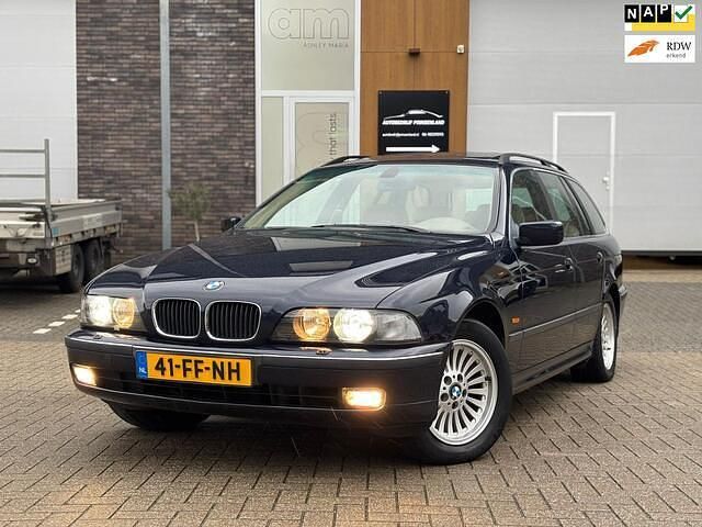 Blauw Gebruikt 2000 BMW 528 Executive Stationwagen | € 2.450 - Afbeelding 1/4