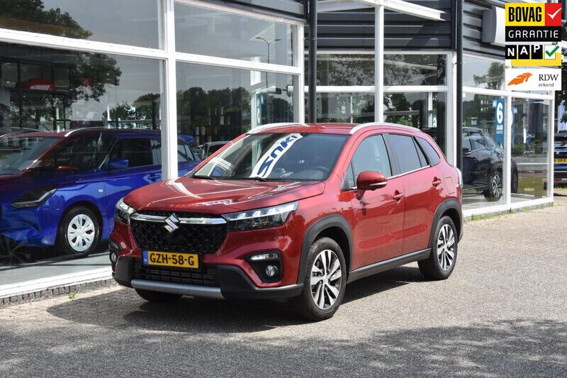 Rood Gebruikt 2025 Suzuki SX4 S-Cross Style SUV | € 31.443 (Duur) - Afbeelding 1/4