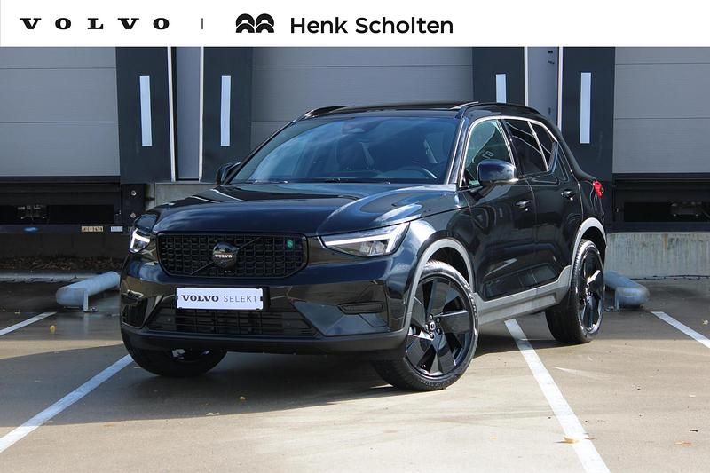 Zwart Gebruikt 2025 Volvo XC40 Plus SUV | € 54.950 - Afbeelding 1/4