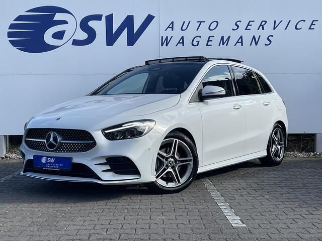 Wit, metallic lak Gebruikt 2023 Mercedes B200 AMG line MPV | € 39.950 - Afbeelding 1/4