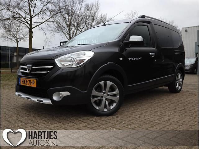 Zwart Gebruikt 2016 Dacia Dokker Stepway MPV | € 10.750 (Eerlijke prijs) - Afbeelding 1/4