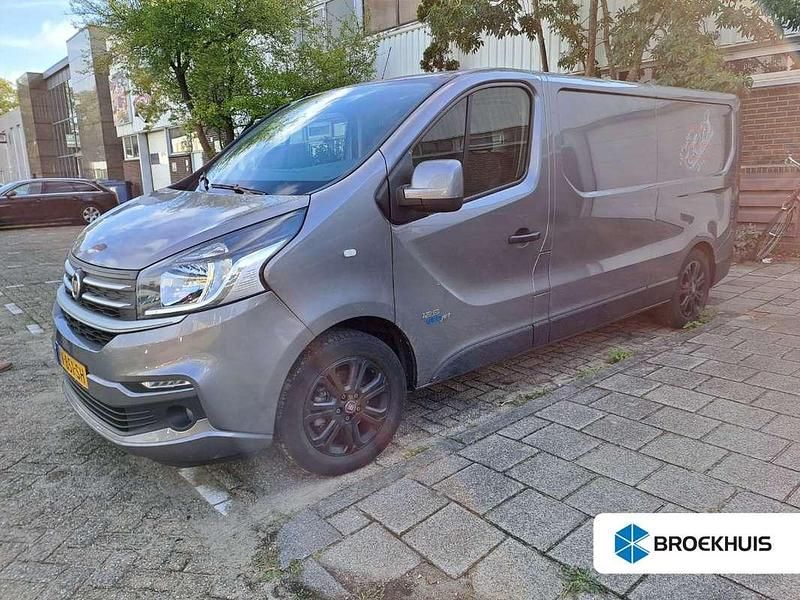 Grijs Gebruikt 2018 Fiat Talento Van | € 14.400 (Goede deal) - Afbeelding 1/4