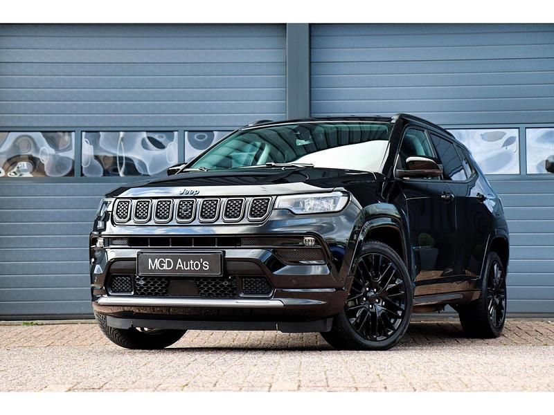 Zwart Gebruikt 2022 Jeep Compass SUV | € 26.950 (Eerlijke prijs) - Afbeelding 1/4