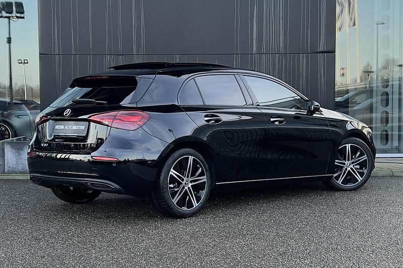 Occasion Mercedes A180 Luxury 136 PK (100 kW) 2025 Zwart Hatchback