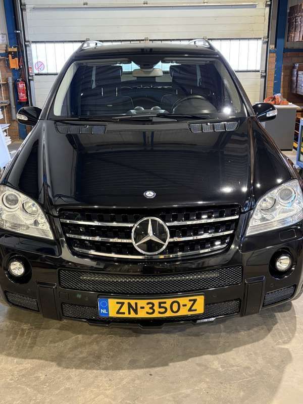 Zwart Gebruikt 2007 Mercedes ML63 AMG AMG SUV | € 25.500 (Goede deal) - Afbeelding 1/4