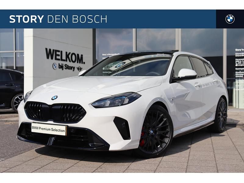 Wit Gebruikt 2025 BMW 120 M Sport Hatchback | € 52.550 - Afbeelding 1/4