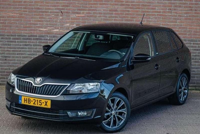 Zwart Gebruikt 2015 Skoda Rapid Hatchback | € 10.950 (Iets duurder) - Afbeelding 1/4
