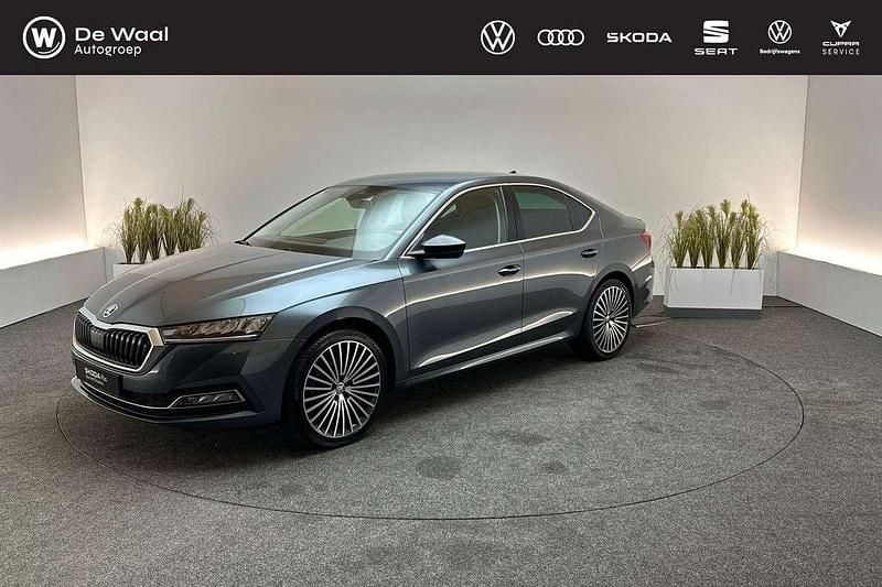 Grijs Gebruikt 2021 Skoda Octavia Business Line Hatchback | € 21.495 (Eerlijke prijs) - Afbeelding 1/3