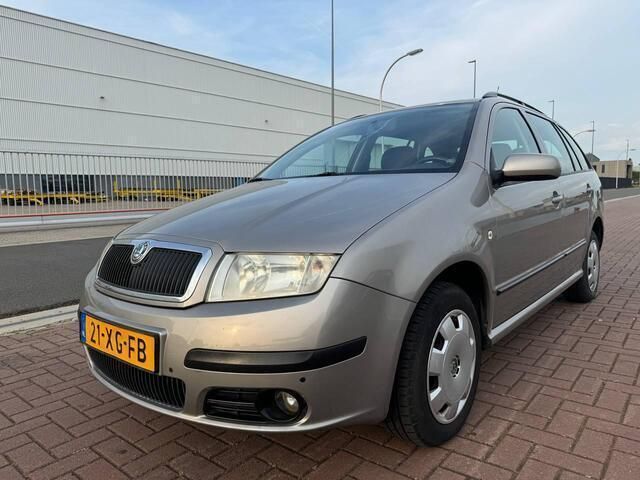 Beige Gebruikt 2007 Skoda Fabia Stationwagen | € 2.750 (Eerlijke prijs) - Afbeelding 1/4