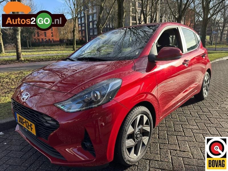 Rood Occasion 2026 Hyundai i10 Hatchback | € 19.450 (Eerlijke prijs) - Afbeelding 1/4