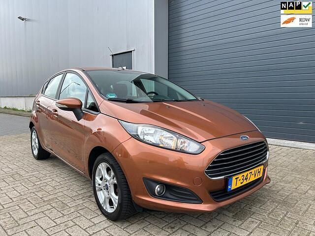 Occasion Ford Fiesta Titanium 101 PK (74 kW) 2013 Oranje Hatchback