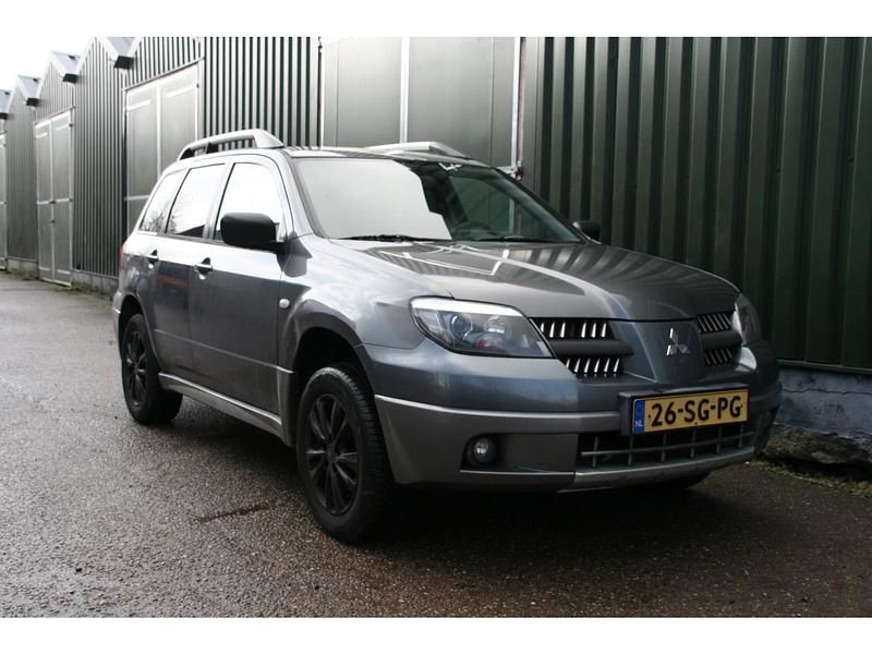 Occasion Mitsubishi Outlander Invite+ 136 PK (100 kW) 2005 Grijs SUV