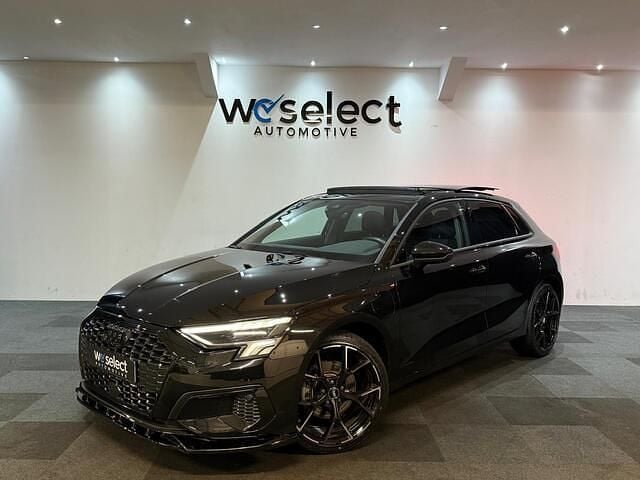 Zwart Gebruikt 2022 Audi A3 Sportback Hatchback | € 32.950 (Duur) - Afbeelding 1/4