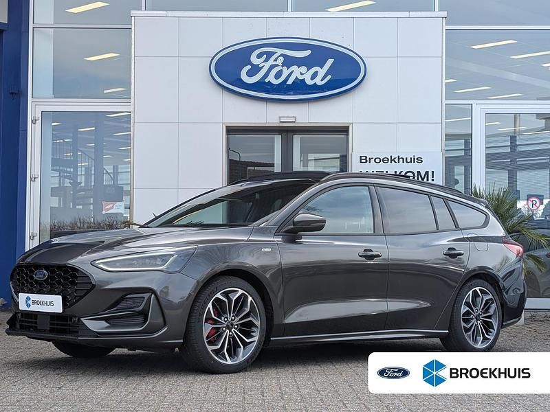 Grijs Gebruikt 2025 Ford Focus ST-Line X Stationwagen | € 32.795 (Duur) - Afbeelding 1/4