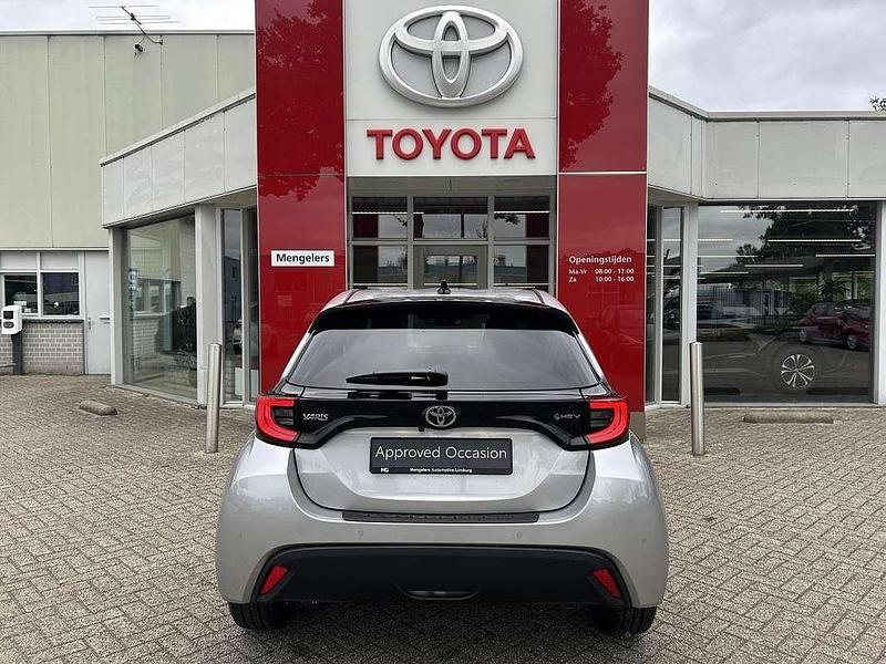Nieuw Toyota Yaris Hybrid Comfort 116 PK (85 kW) 2025 Grijs Hatchback