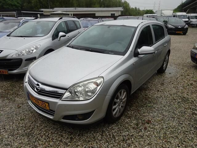 Grijs Gebruikt 2008 Opel Astra Sport Hatchback | € 1.695 (Goede deal) - Afbeelding 1/4
