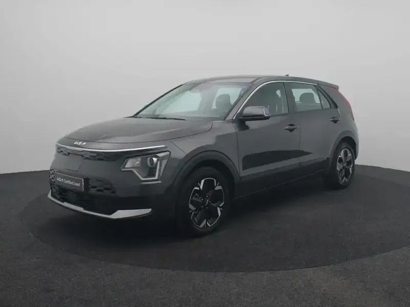 Grijs Gebruikt 2024 Kia e-Niro Light SUV | € 34.740 (Goede deal) - Afbeelding 1/4