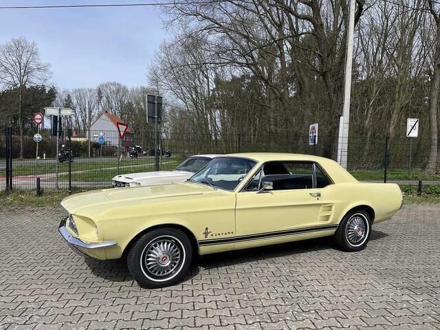 Geel Gebruikt 1967 Ford Mustang Coupé | € 35.000 - Afbeelding 1/4