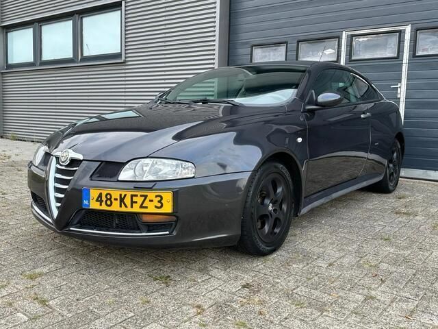 Grijs Gebruikt 2008 Alfa Romeo GT Coupé | € 3.999 (Eerlijke prijs) - Afbeelding 1/4