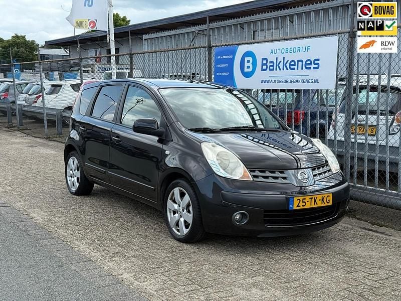 Zwart, metallic lak Gebruikt 2006 Nissan Note MPV | € 3.845 (Eerlijke prijs) - Afbeelding 1/4