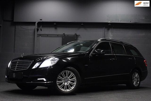 Zwart Occasion 2010 Mercedes E350 Stationwagen | € 17.990 (Eerlijke prijs) - Afbeelding 1/4