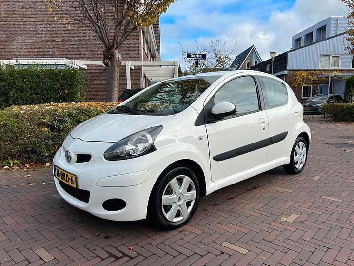 Gebruikt 2010 Toyota Aygo Comfort Hatchback | € 3.599 (Iets duurder) - Afbeelding 1/4
