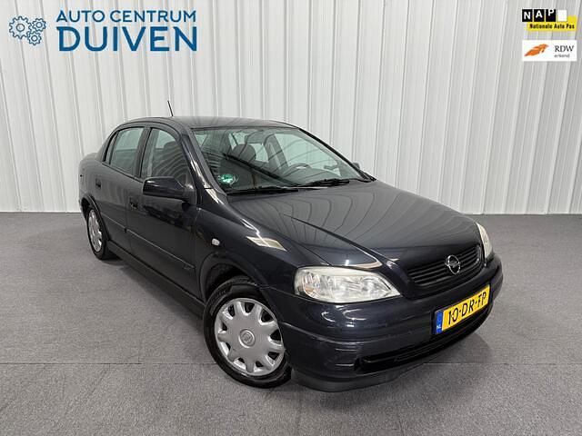 Zwart Gebruikt 1999 Opel Astra Sedan | € 1.650 (Eerlijke prijs) - Afbeelding 1/4