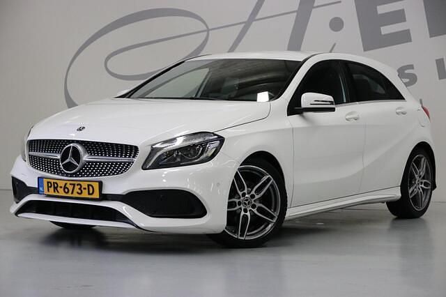 Wit Gebruikt 2017 Mercedes A180 AMG Hatchback | € 13.950 (Goede deal) - Afbeelding 1/4