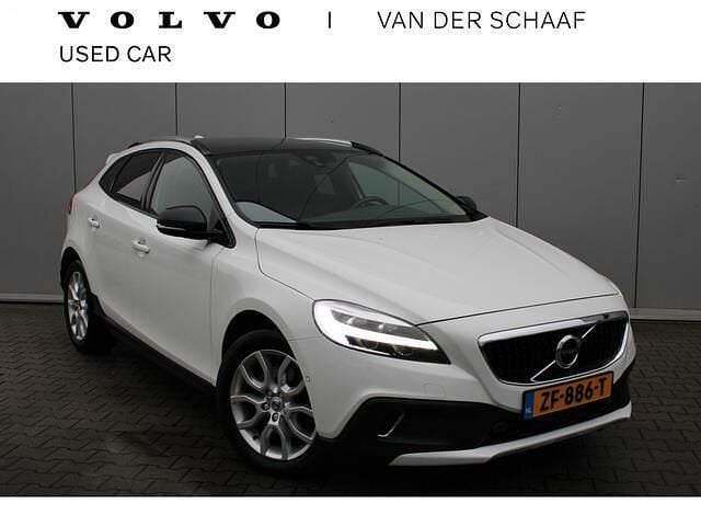 Occasion Volvo V40 154 PK (113 kW) 2019 Wit Hatchback