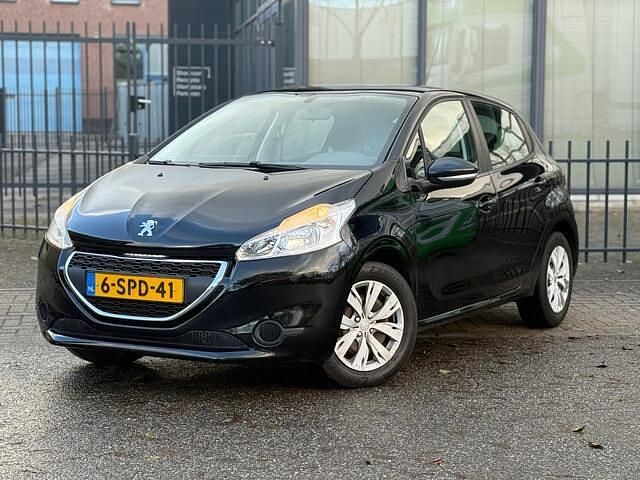Zwart Gebruikt 2012 Peugeot 208 Access Hatchback | € 3.750 (Goede deal) - Afbeelding 1/4