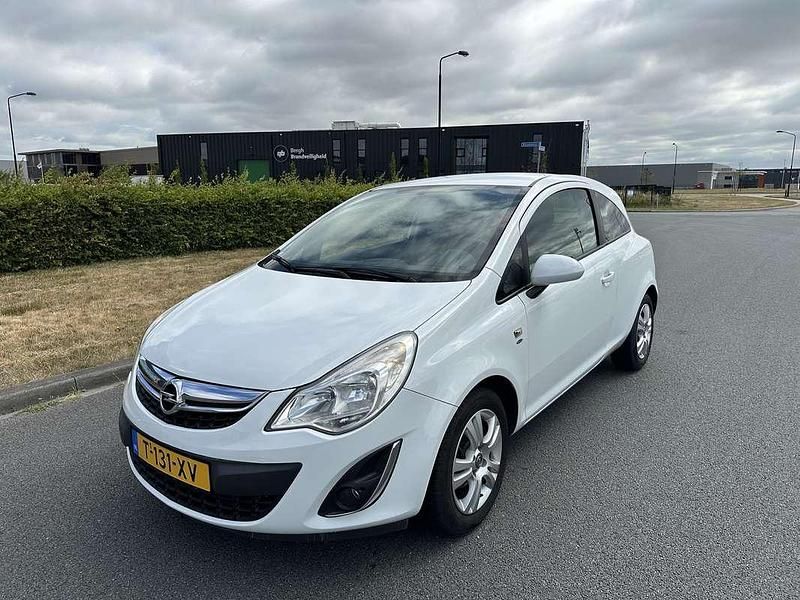 Wit Gebruikt 2011 Opel Corsa Color Edition MPV | € 5.550 (Eerlijke prijs) - Afbeelding 1/4