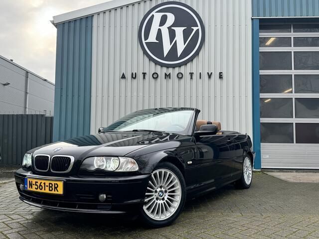 Zwart Gebruikt 2002 BMW 318 Cabriolet Comfort Edition Cabriolet | € 5.749 (Duur) - Afbeelding 1/4