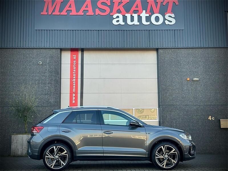 Grijs Gebruikt 2023 VW T-Roc R-line SUV | € 37.500 (Eerlijke prijs) - Afbeelding 1/4