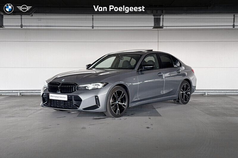 Grijs, metallic lak Gebruikt 2024 BMW 318 M Sport Sedan | € 49.900 - Afbeelding 1/4