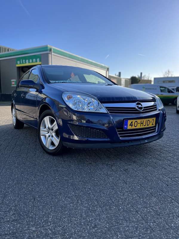Blauw Gebruikt 2008 Opel Astra Business Hatchback | € 2.999 (Iets duurder) - Afbeelding 1/4
