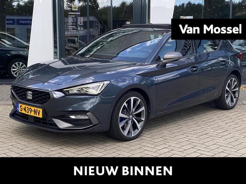 Grijs Gebruikt 2021 Seat Leon Business Hatchback | € 24.400 (Eerlijke prijs) - Afbeelding 1/4