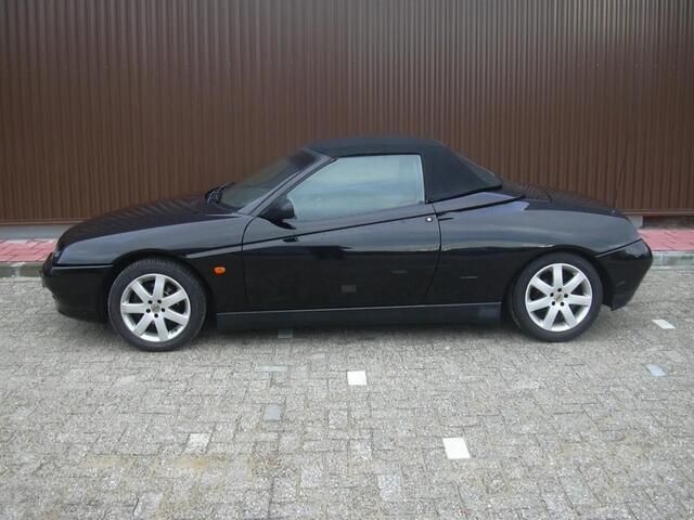 Occasion Alfa Romeo Spider 150 PK (110 kW) 1997 Zwart Cabriolet