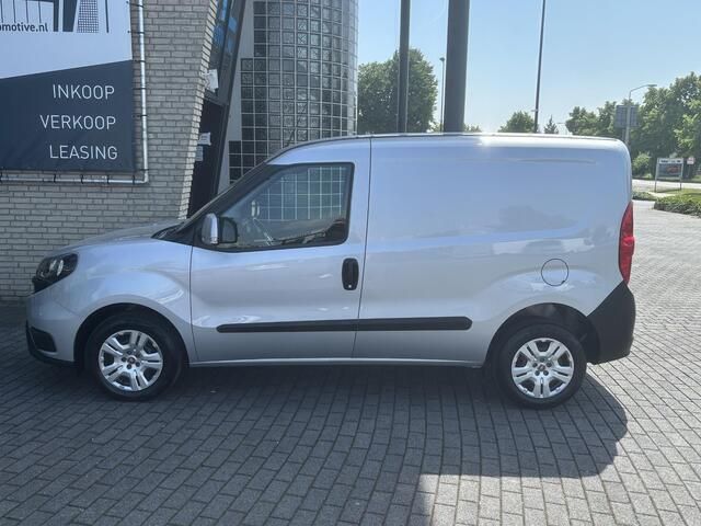 Occasion Fiat Doblò 95 PK (69 kW) 2021 Grijs MPV