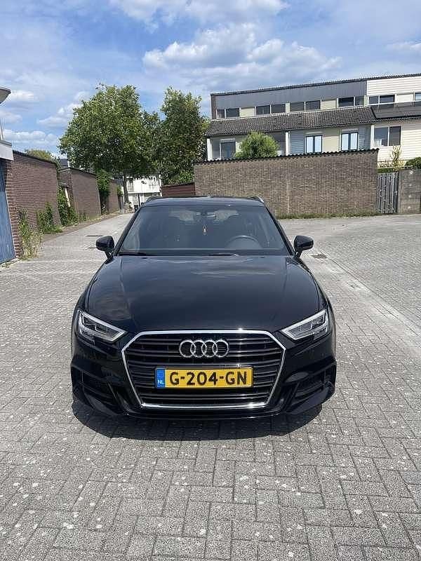 Zwart Gebruikt 2019 Audi A3 Sportback S-Line Hatchback | € 15.499 (Eerlijke prijs) - Afbeelding 1/4