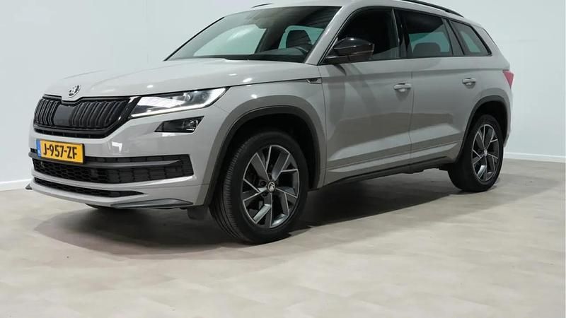 Steel grey Occasion 2020 Skoda Kodiaq Business Line SUV | € 24.550 - Afbeelding 1/4