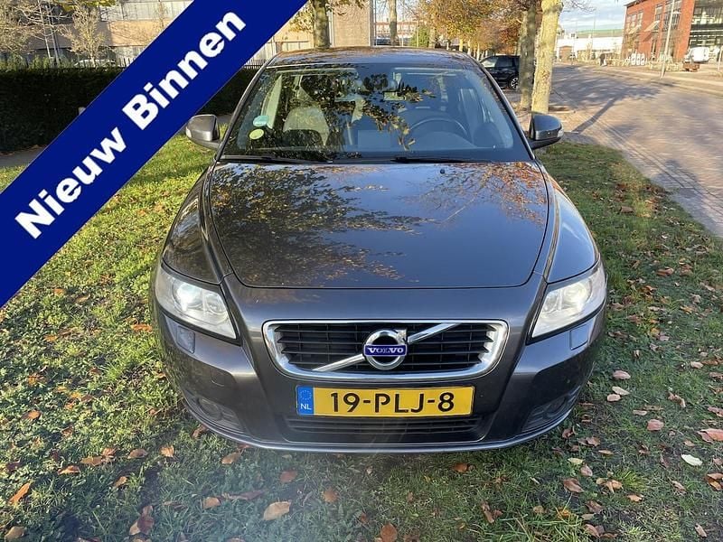 Grijs (metallic) Gebruikt 2011 Volvo V50 Stationwagen | € 2.500 (Super prijs) - Afbeelding 1/4