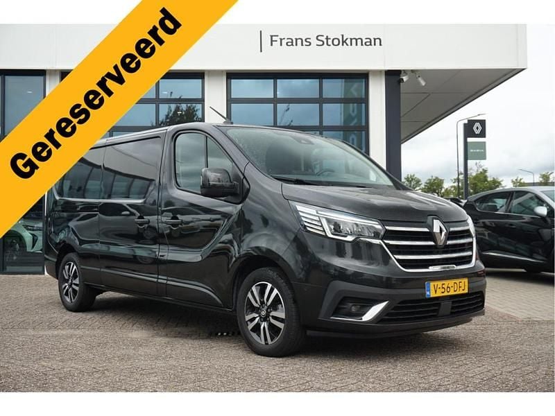 Zwart metallic Gebruikt 2024 Renault Trafic Van | € 29.900 (Super prijs) - Afbeelding 1/4