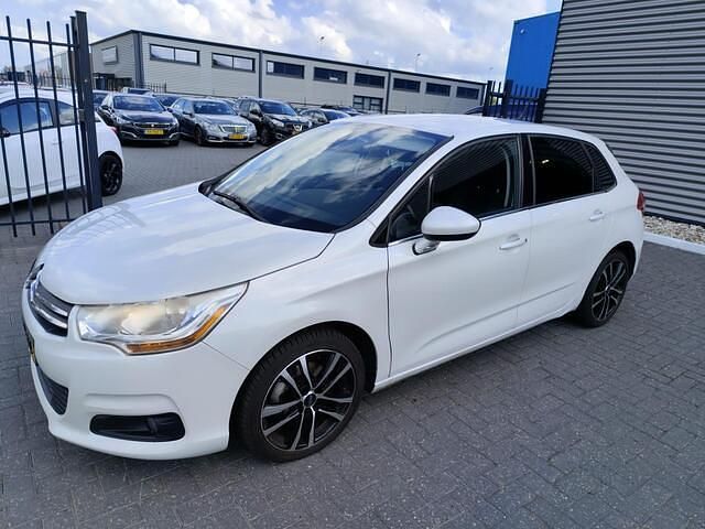 Wit Gebruikt 2013 Citroën C4 Business Class Hatchback | € 3.500 (Eerlijke prijs) - Afbeelding 1/4