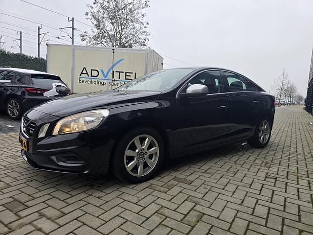 Occasion Volvo S60 R-Design 114 PK (83 kW) 2012 Zwart (metallic) Sedan