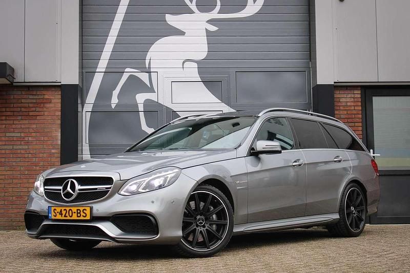 Grijs Gebruikt 2014 Mercedes E63 AMG AMG Stationwagen | € 34.950 - Afbeelding 1/4