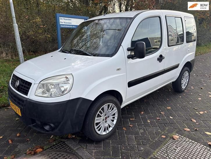 Wit Gebruikt 2009 Fiat Doblò Active MPV | € 3.799 (Goede deal) - Afbeelding 1/4